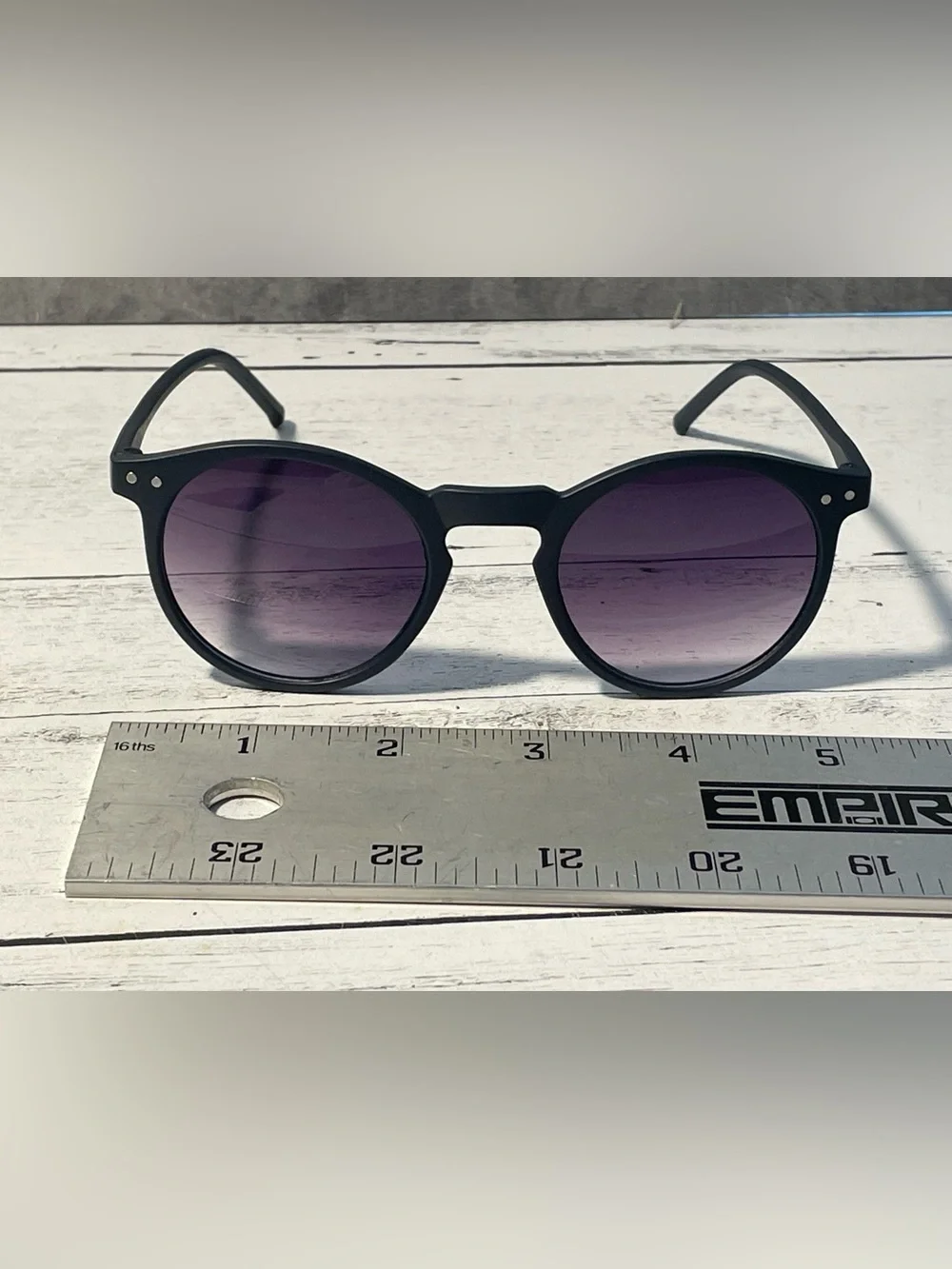 Lightweight Black Sunglasses with Gradient Lenses